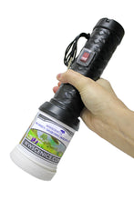 Load image into Gallery viewer, Hand holding WWScenics Pro Grass N Gauge Micro Applicator for static grass application on model landscapes